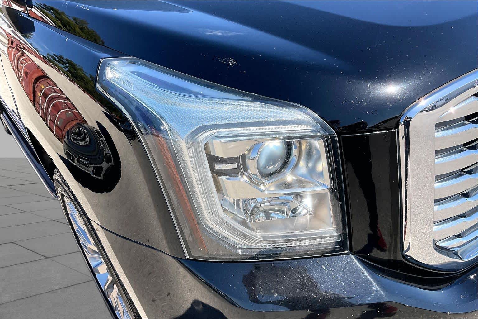 2020 GMC Yukon photo 28 of 35