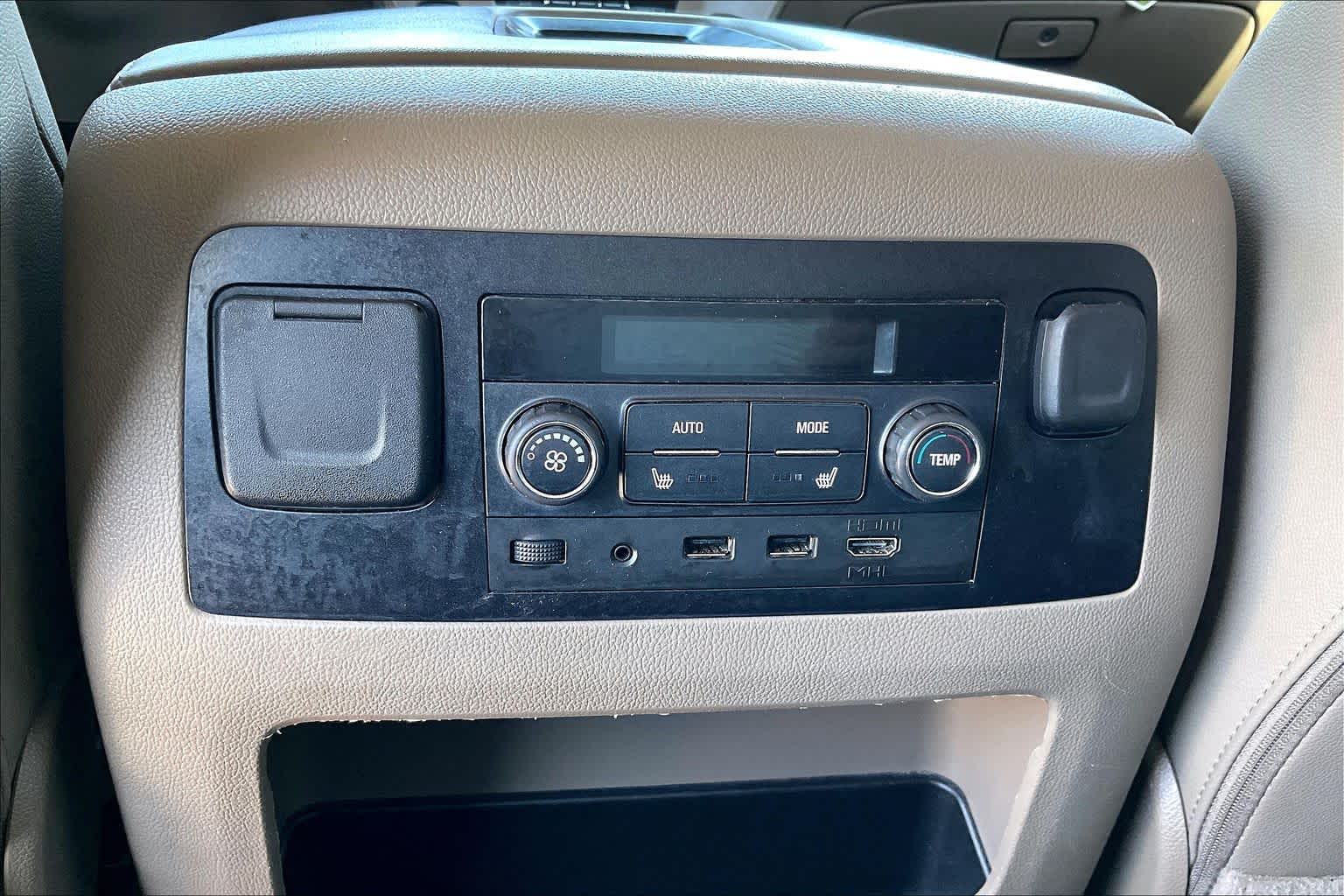2020 GMC Yukon photo 32 of 35