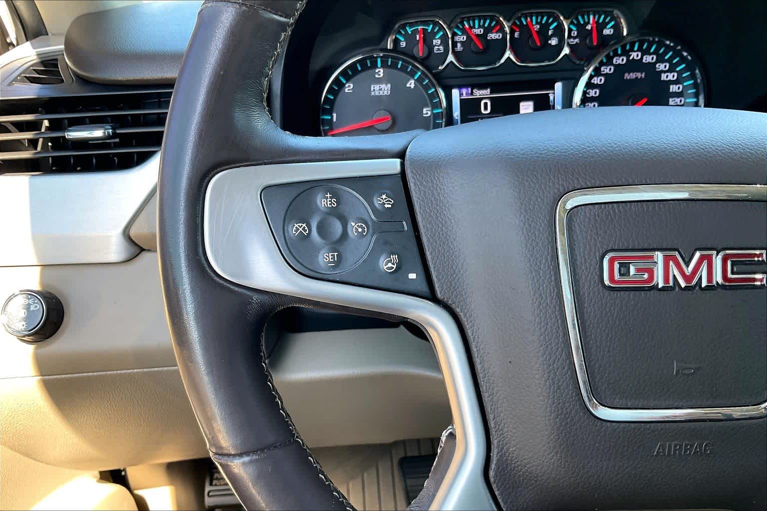 2020 GMC Yukon photo 24 of 35
