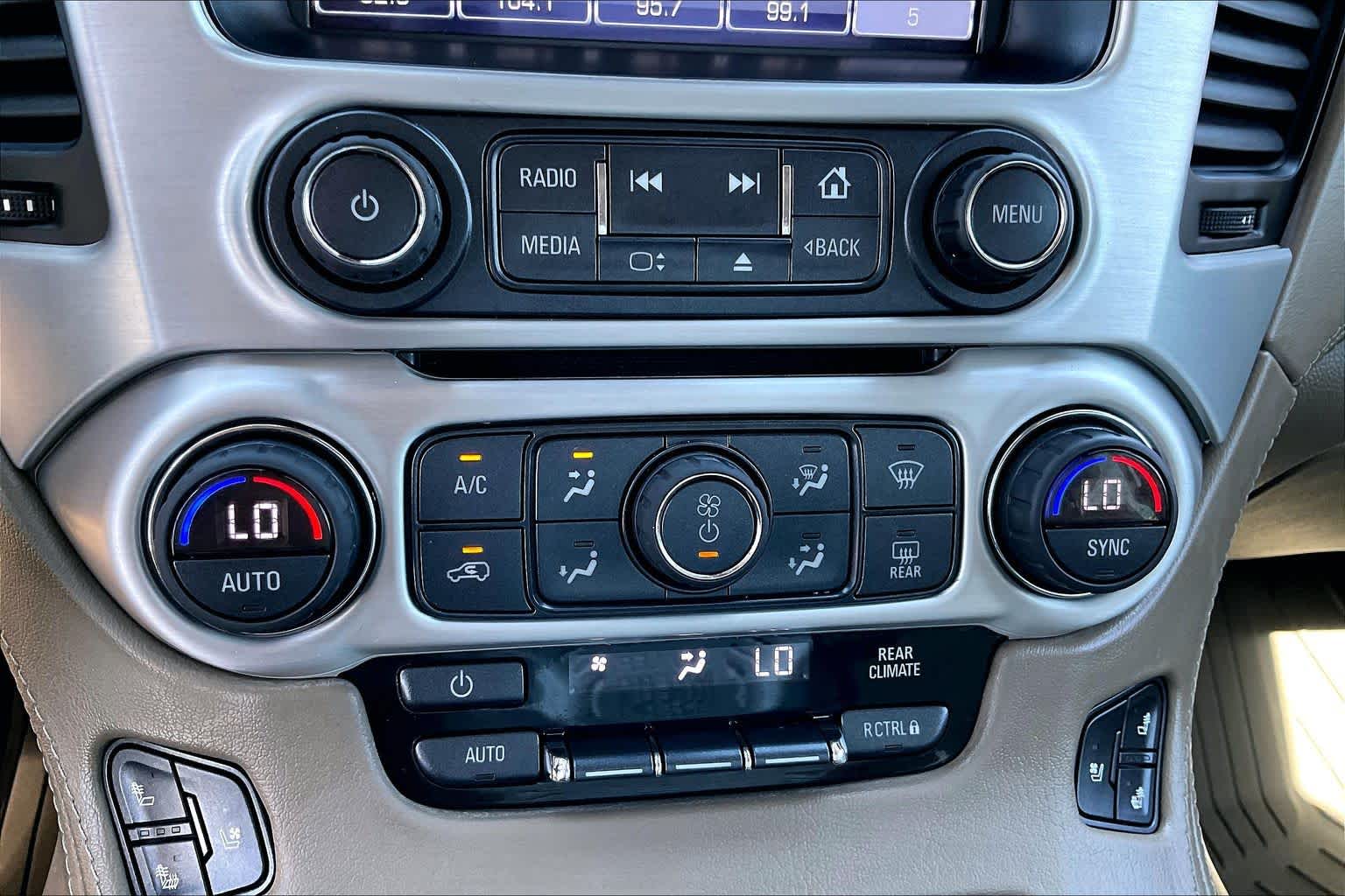 2020 GMC Yukon photo 34 of 35