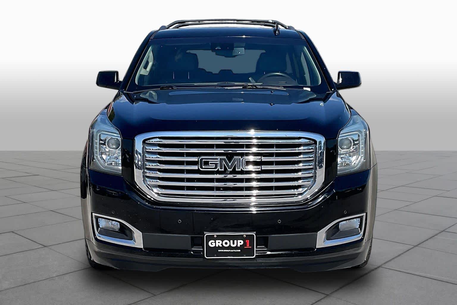 2020 GMC Yukon photo 4 of 35