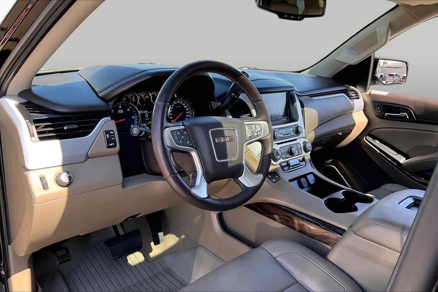 2020 GMC Yukon photo 18 of 35