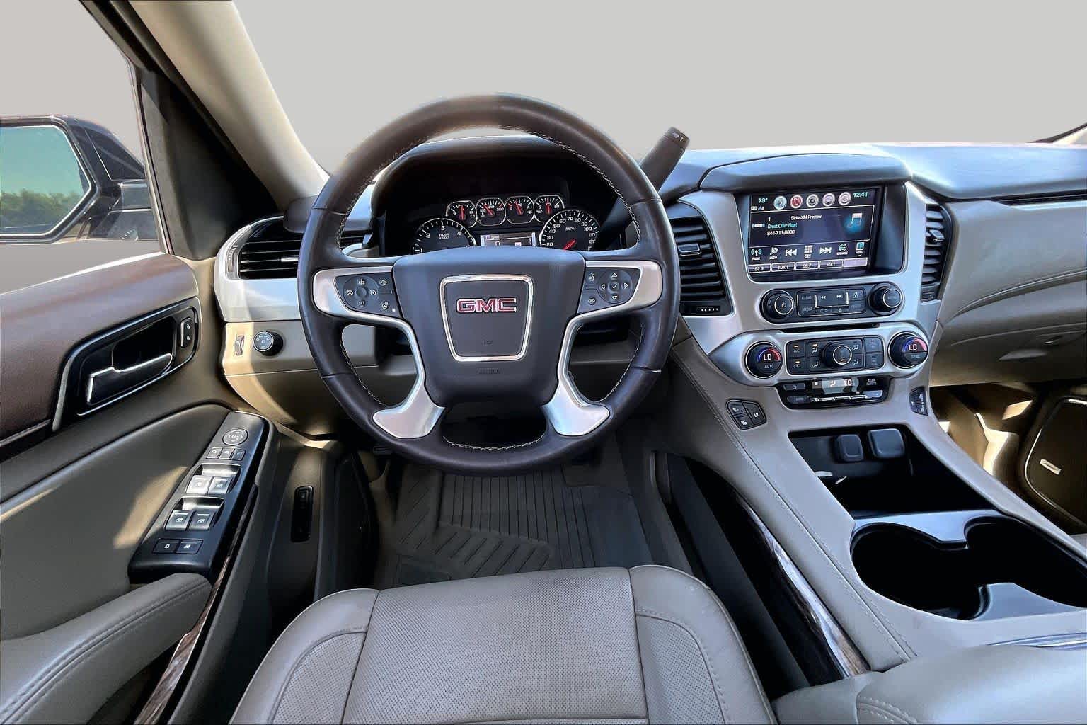 2020 GMC Yukon photo 6 of 35