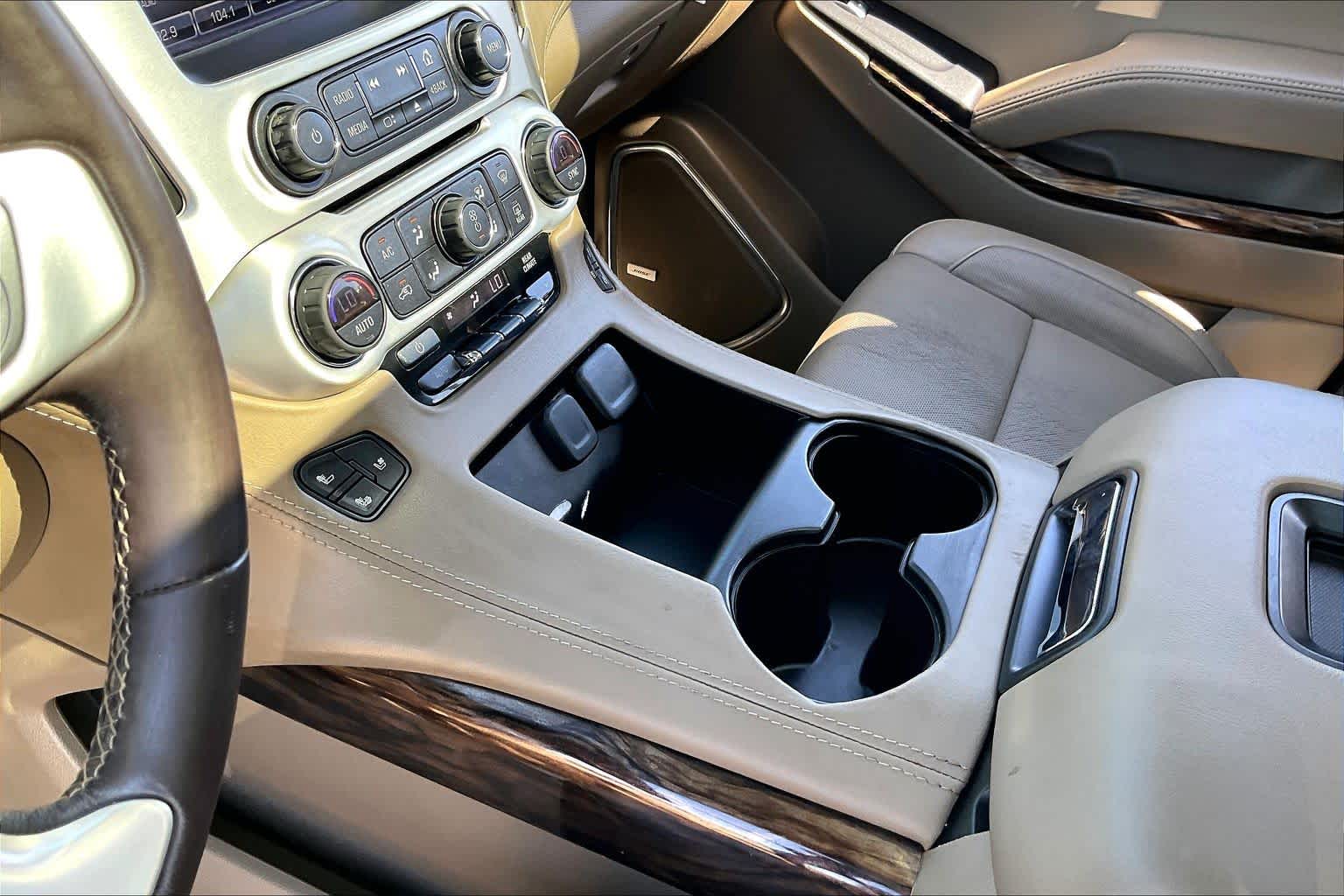 2020 GMC Yukon photo 17 of 35