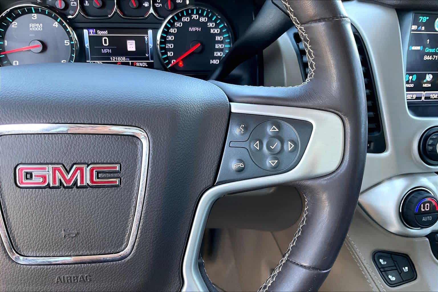 2020 GMC Yukon photo 25 of 35