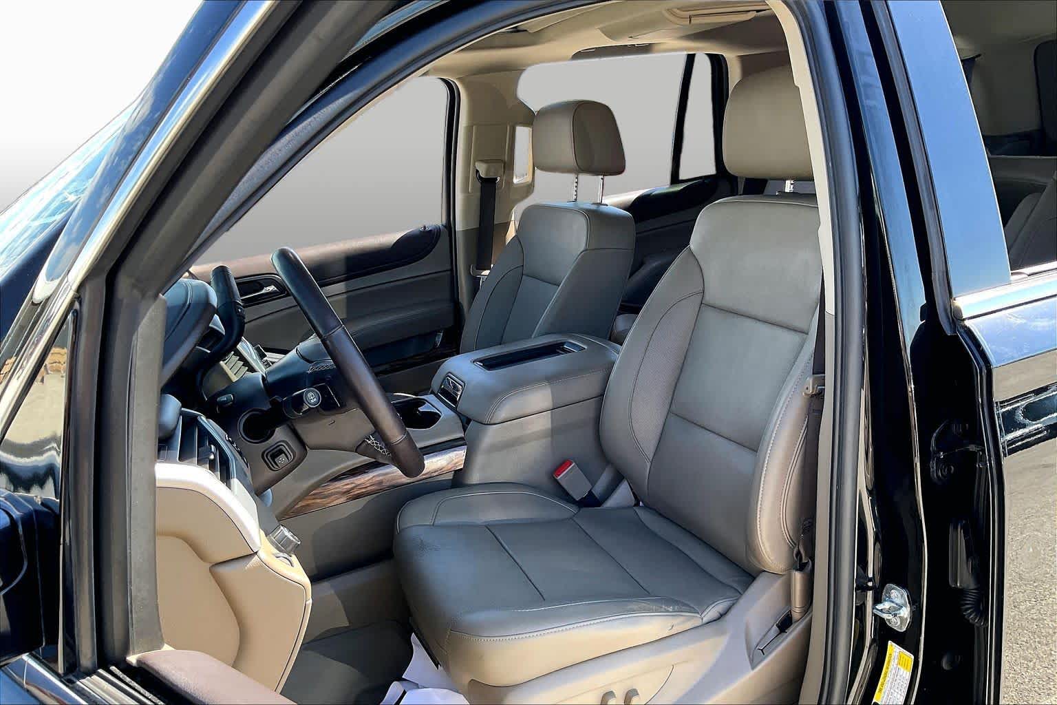 2020 GMC Yukon photo 8 of 35