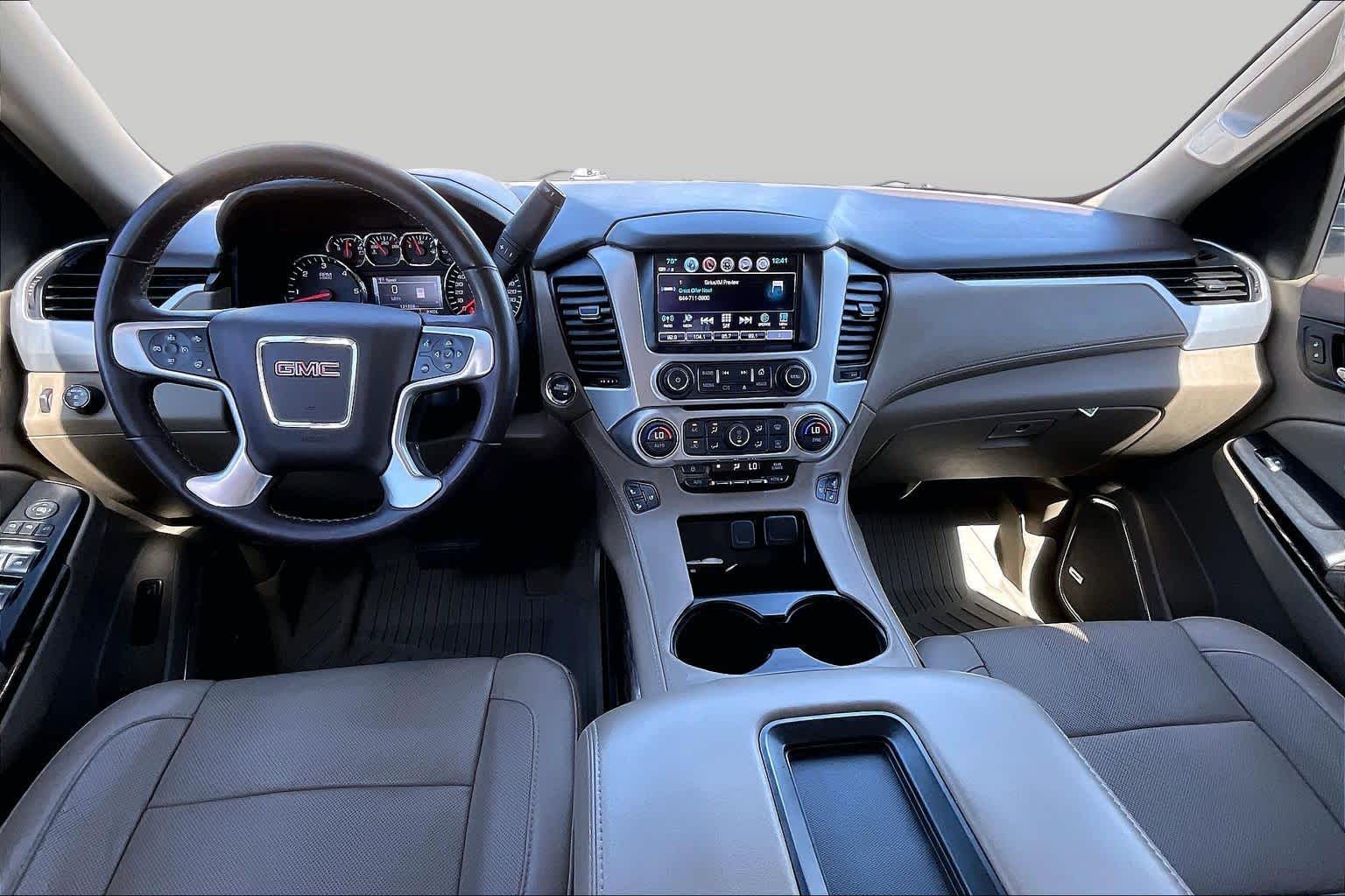 2020 GMC Yukon photo 16 of 35