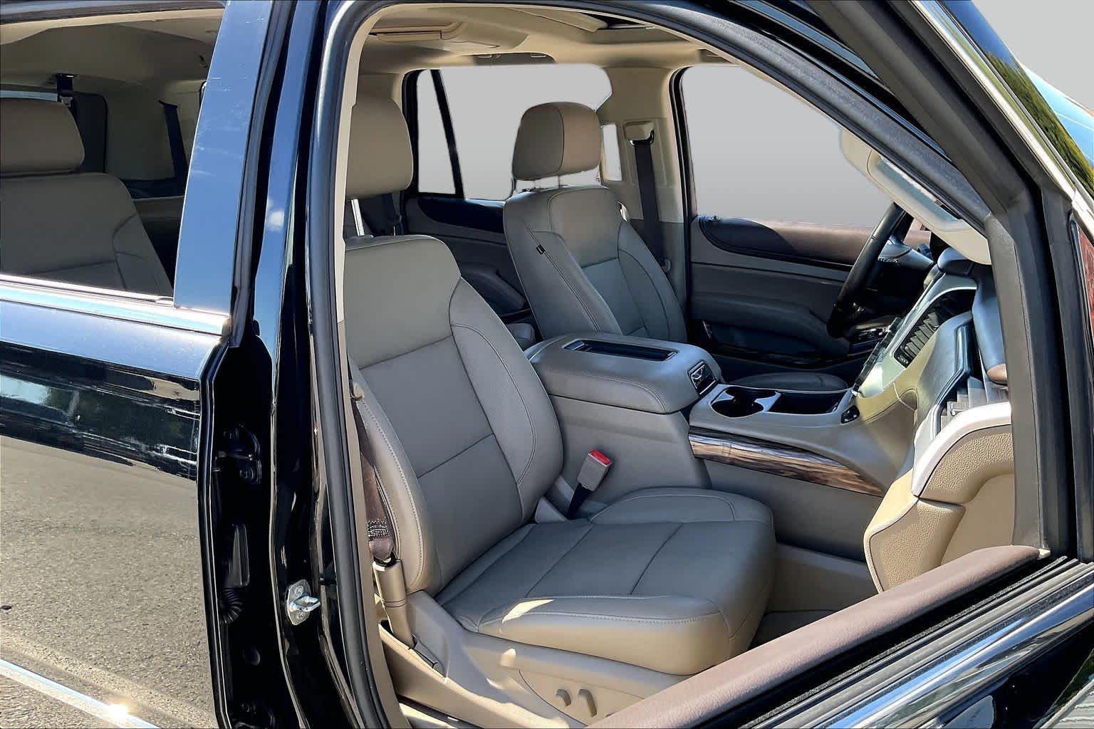 2020 GMC Yukon photo 9 of 35