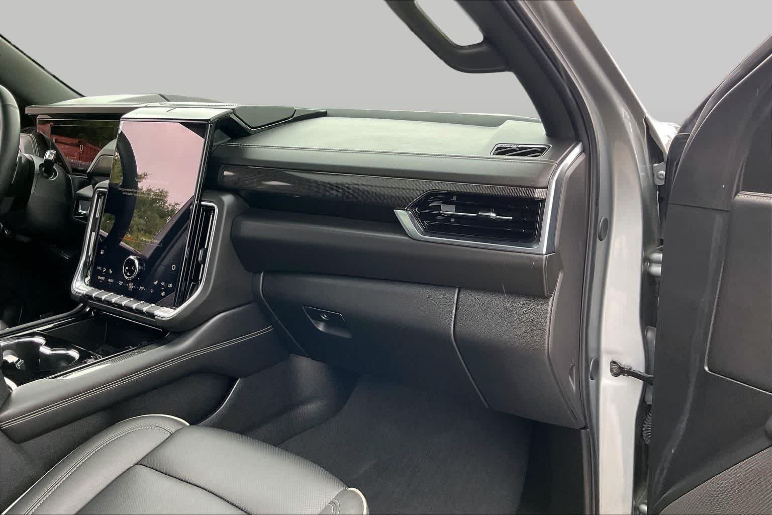 2025 GMC Yukon Elevation Sterling Metallic at Group 1 GMC Buick South