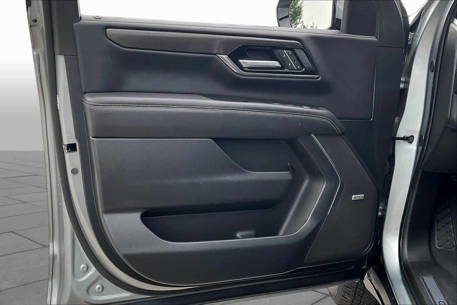 2025 GMC Yukon Elevation Sterling Metallic at Group 1 GMC Buick South
