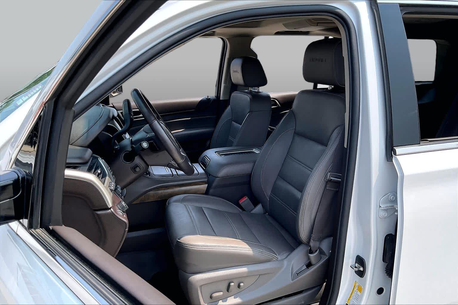 Used 2018 WHITE FROST TRICOAT GMC Denali image 8