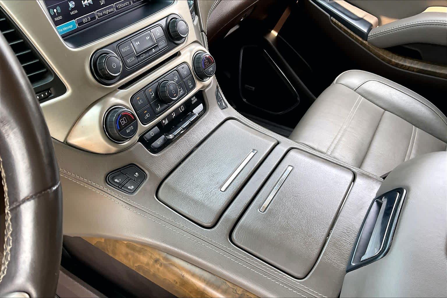 Used 2018 WHITE FROST TRICOAT GMC Denali image 16
