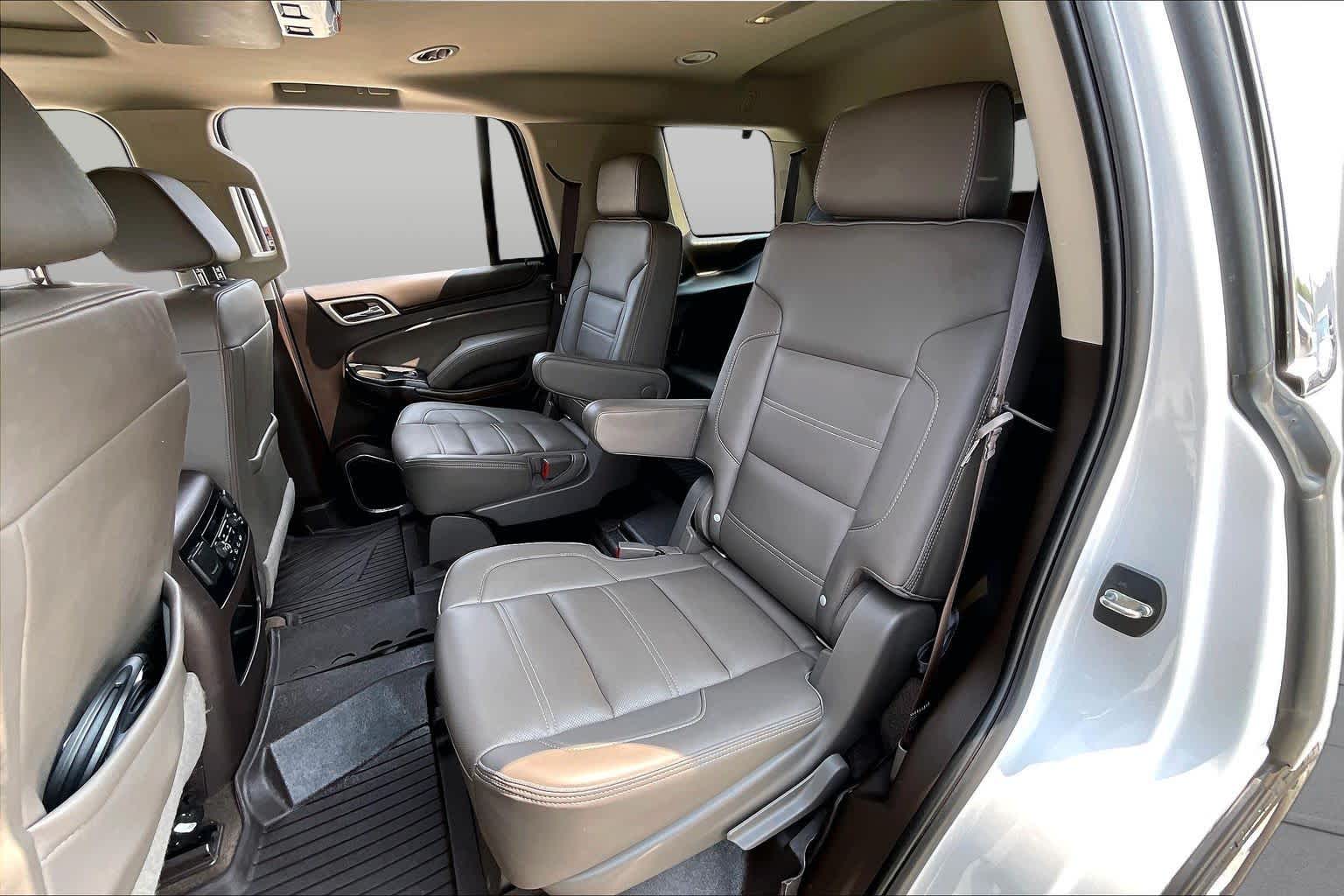 Used 2018 WHITE FROST TRICOAT GMC Denali image 19
