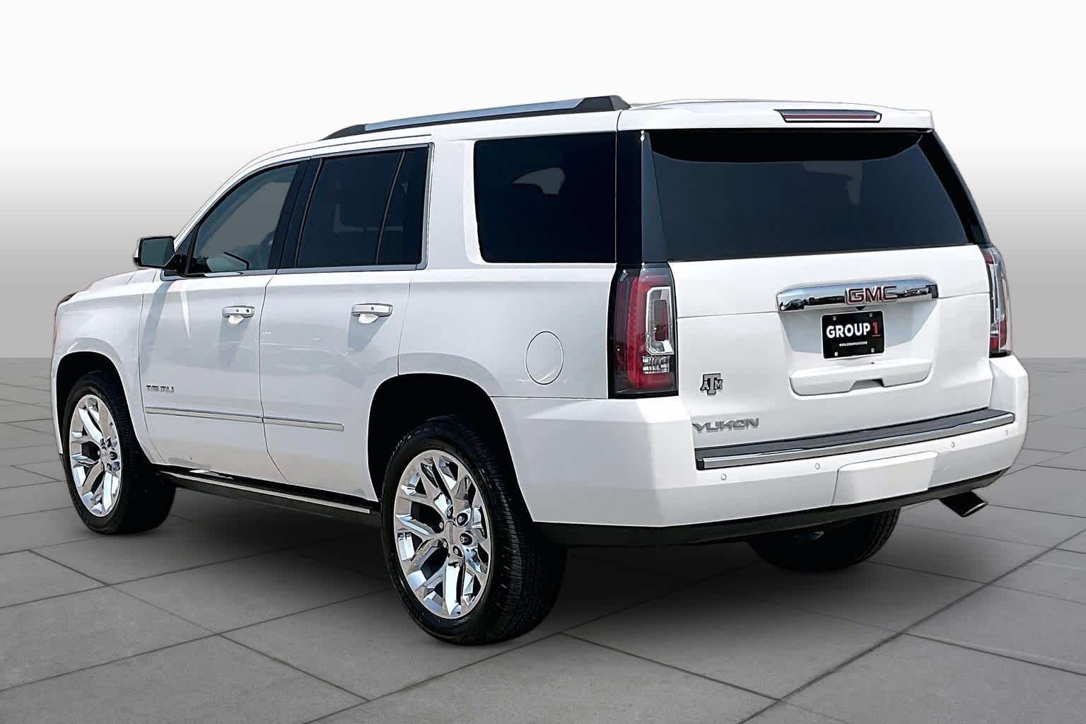 Used 2018 WHITE FROST TRICOAT GMC Denali image 12