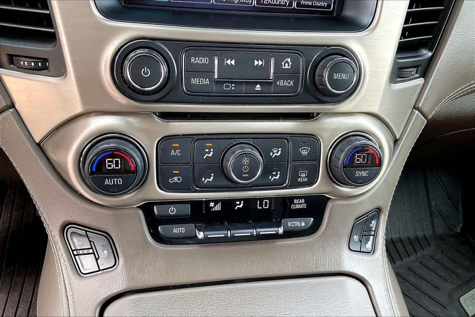 Used 2018 WHITE FROST TRICOAT GMC Denali image 33