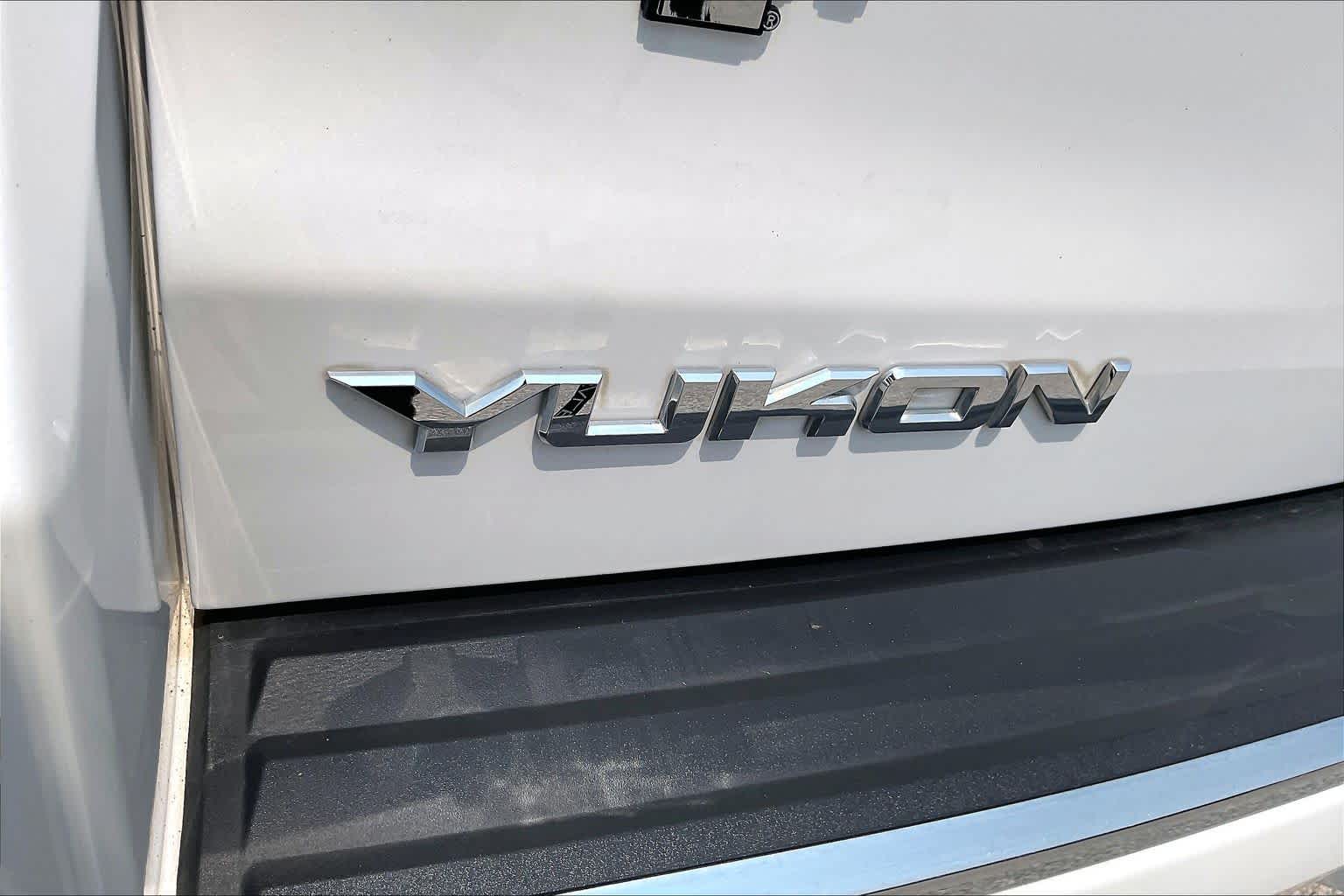 Used 2018 WHITE FROST TRICOAT GMC Denali image 10