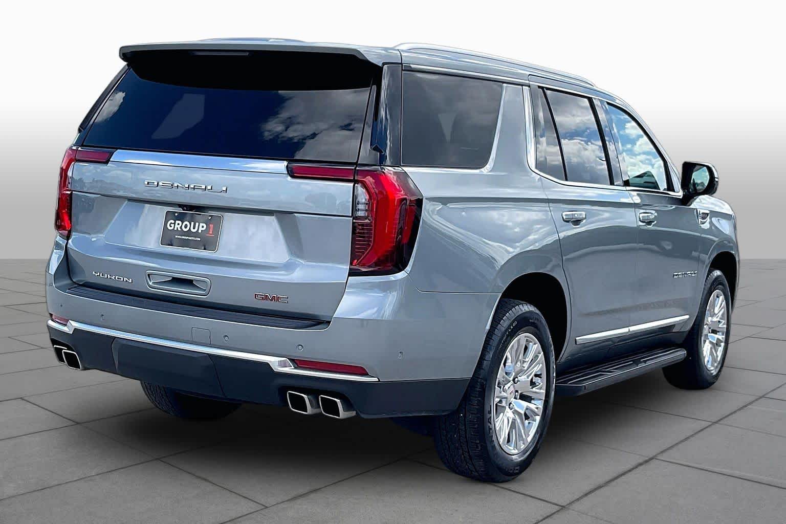 2025 GMC Yukon Denali photo 13 of 34