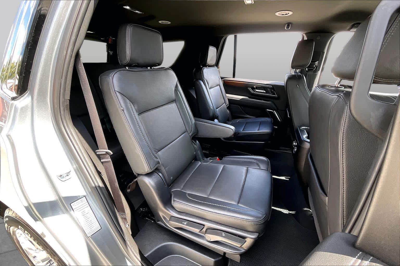2025 GMC Yukon Denali photo 20 of 34