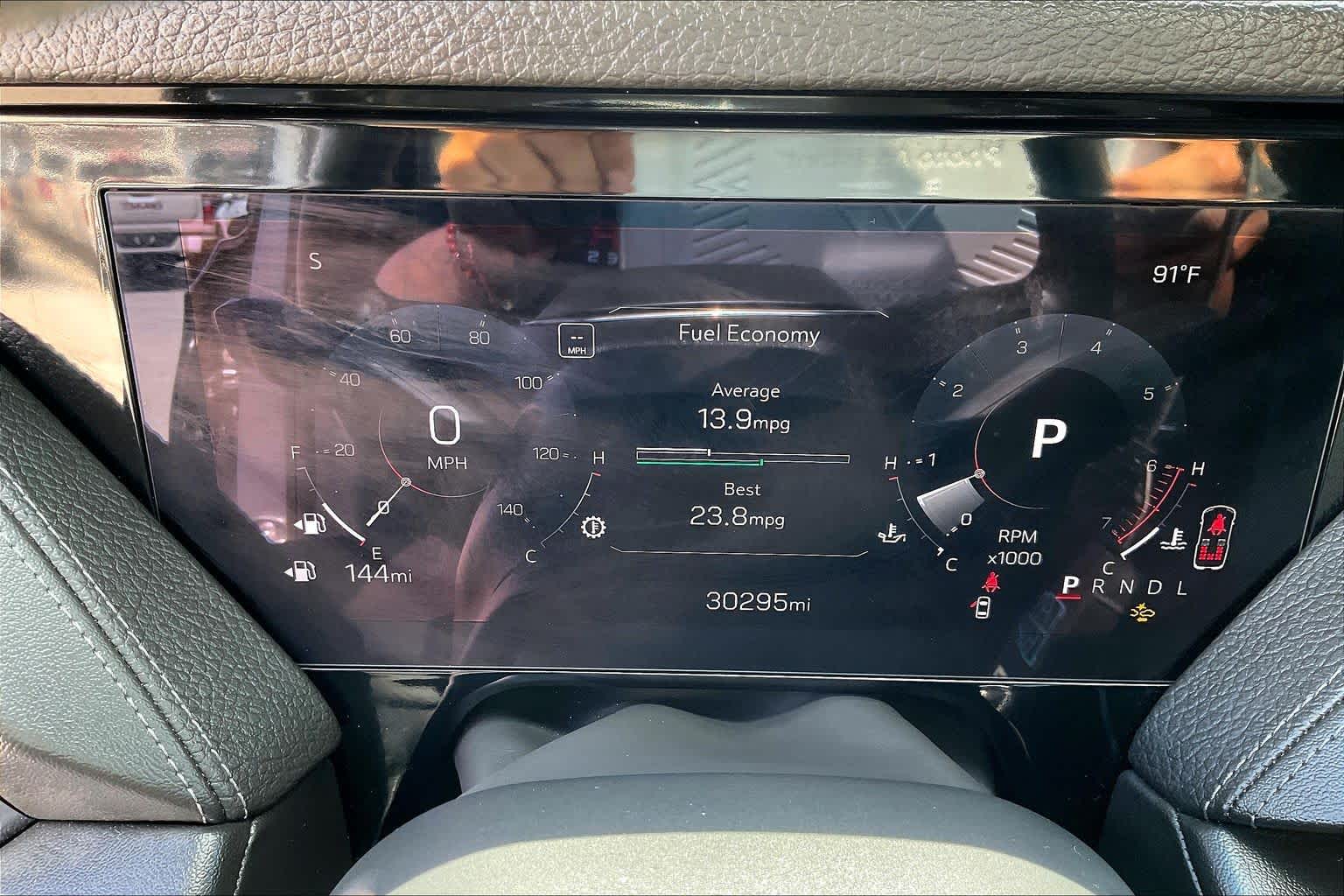 2025 GMC Yukon Denali photo 25 of 34