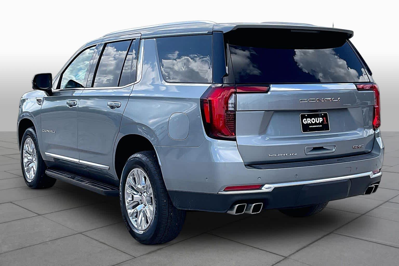 2025 GMC Yukon Denali photo 12 of 34