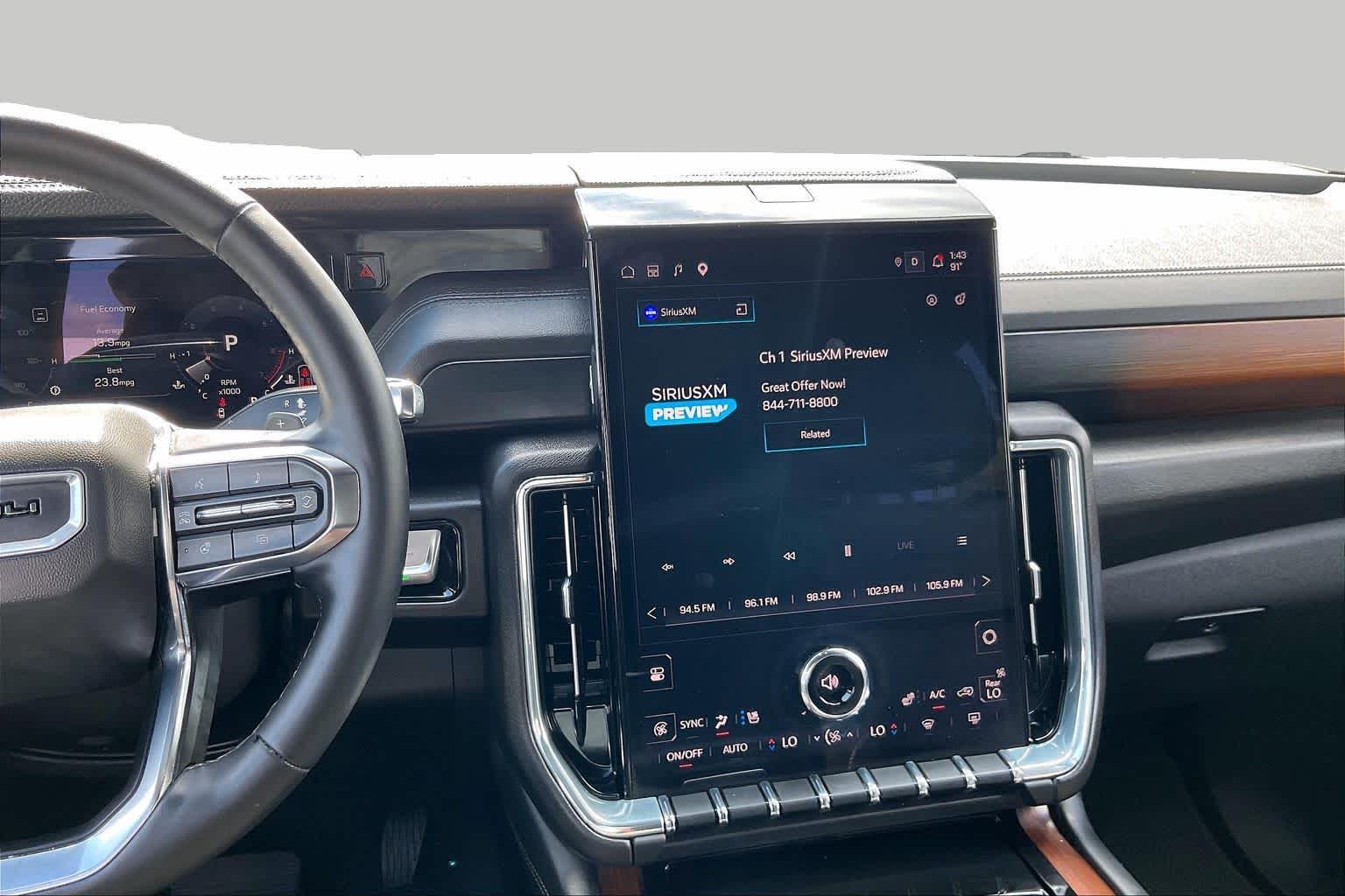 2025 GMC Yukon Denali photo 7 of 34