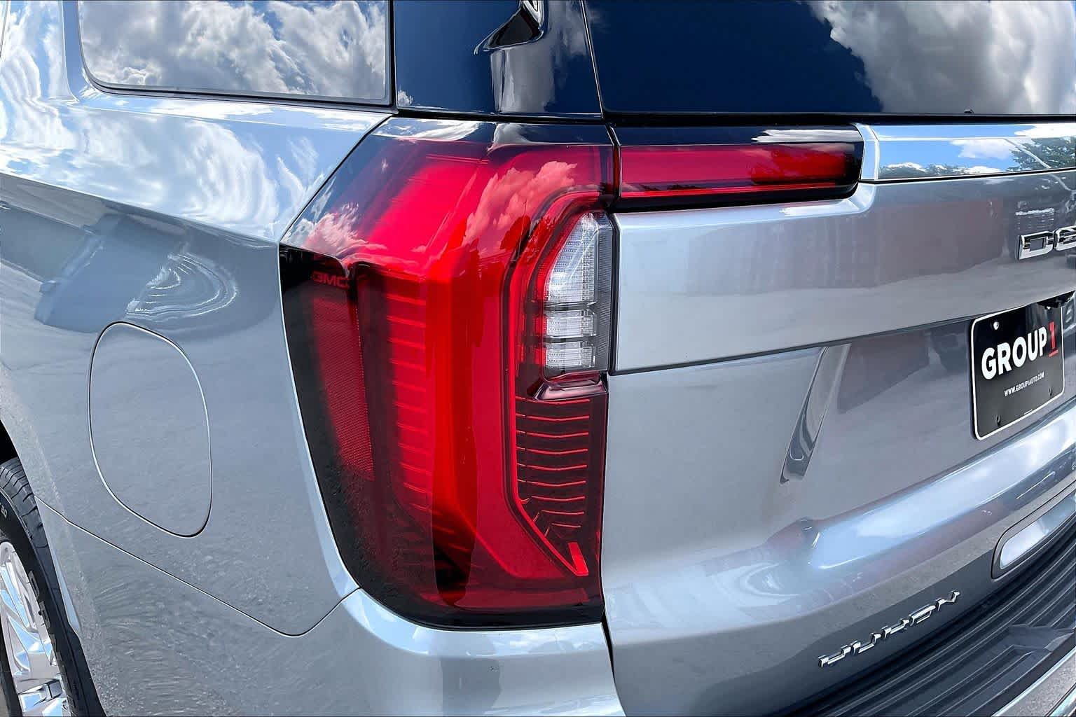 2025 GMC Yukon Denali photo 28 of 34