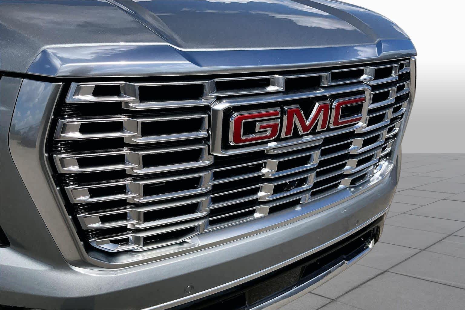 2025 GMC Yukon Denali photo 29 of 34