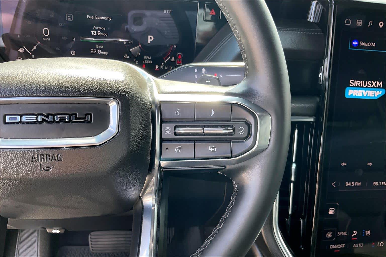 2025 GMC Yukon Denali photo 24 of 34