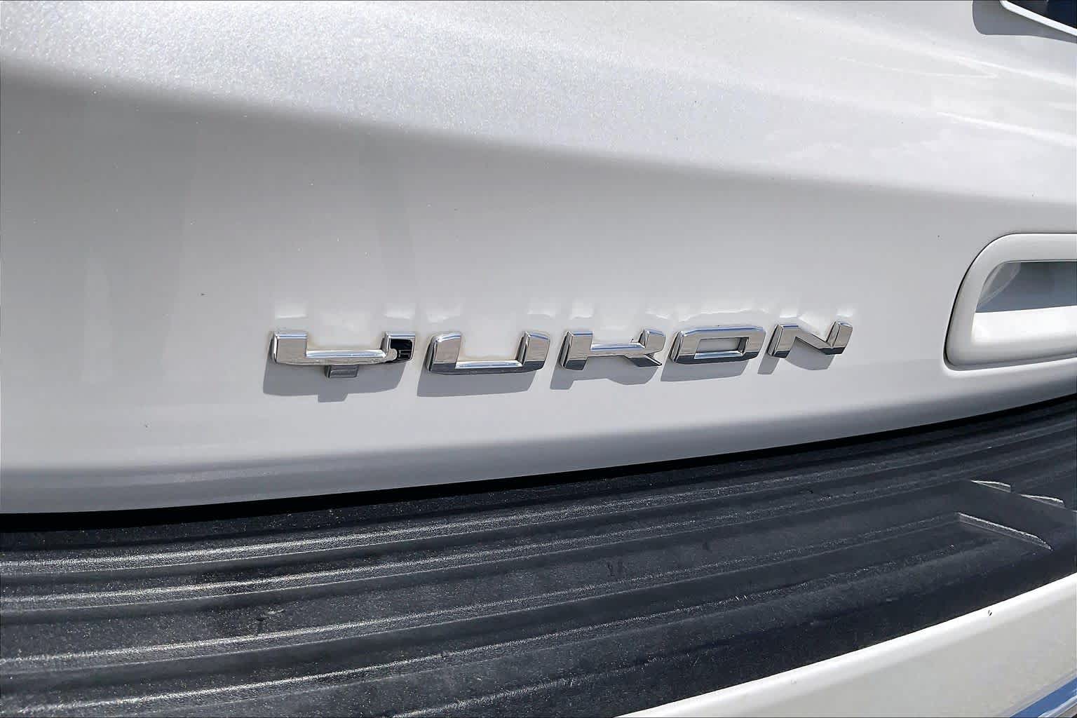 Used 2021 WHITE FROST TRICOAT GMC SLT image 10