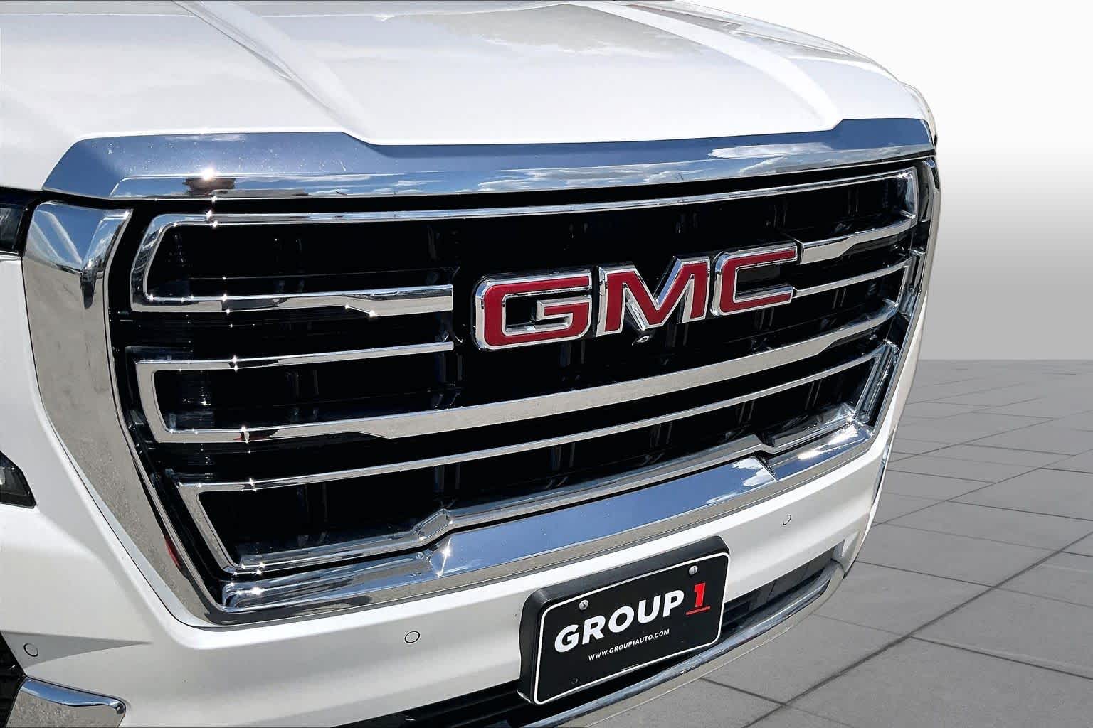 Used 2021 WHITE FROST TRICOAT GMC SLT image 30