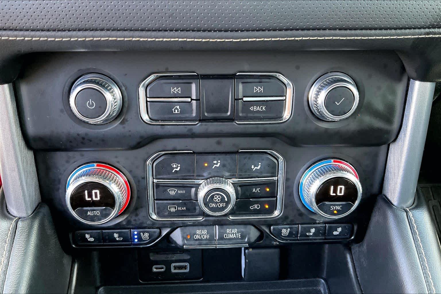 Used 2021 WHITE FROST TRICOAT GMC SLT image 33