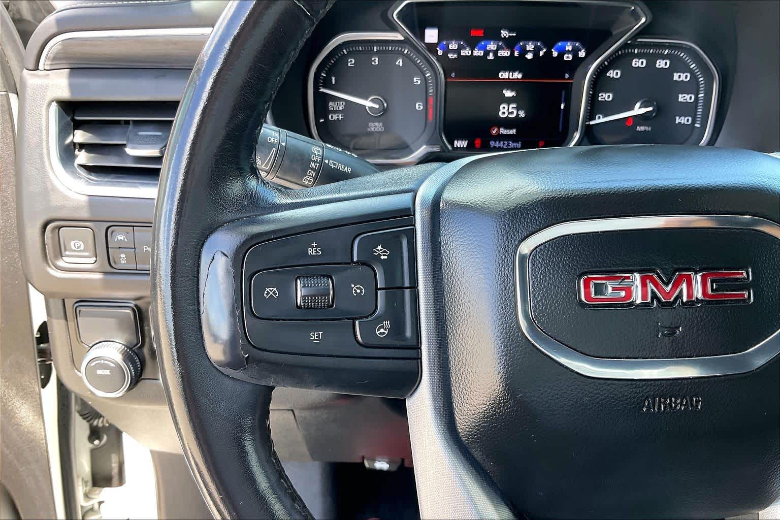 Used 2021 WHITE FROST TRICOAT GMC SLT image 24