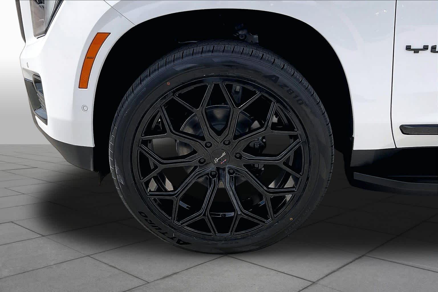 2026 GMC Yukon XL photo 9 of 20
