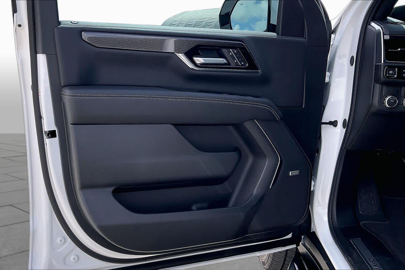 2026 GMC Yukon XL photo 16 of 20