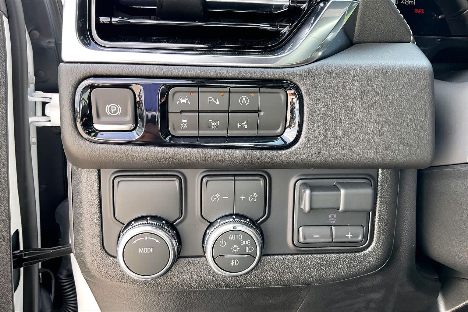 2026 GMC Yukon XL photo 14 of 20