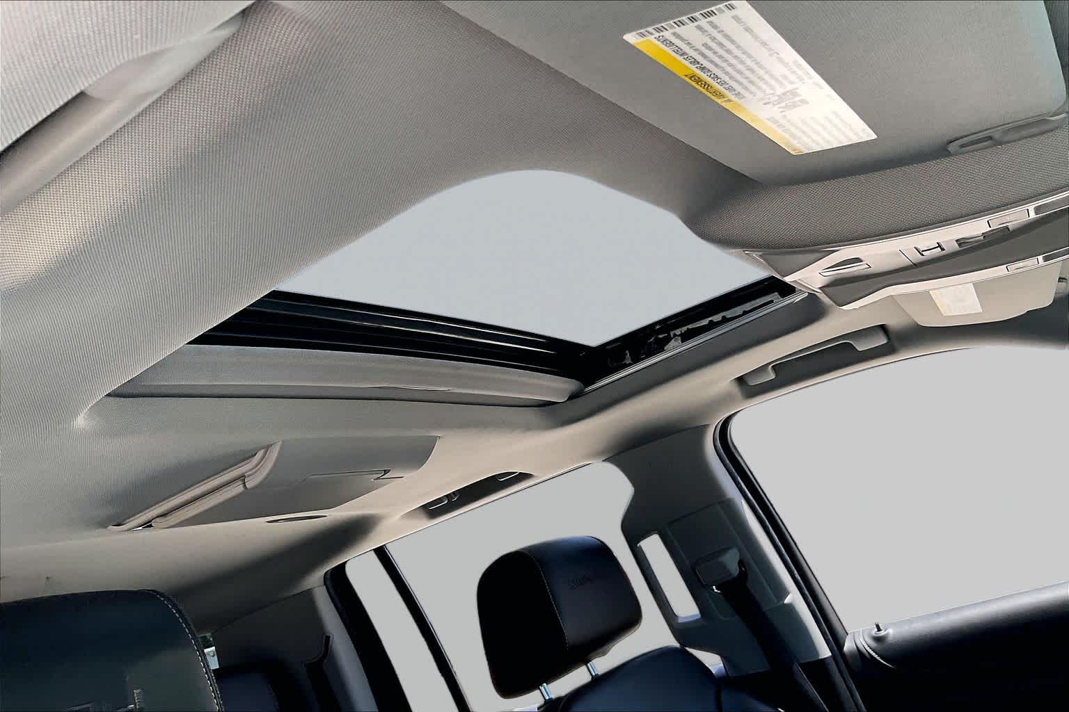 2019 GMC Yukon XL Denali Denali White Frost Tricoat at Texan GMC Buick