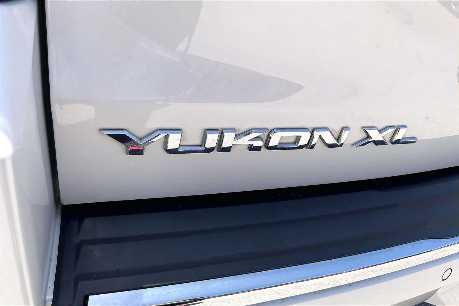 2019 GMC Yukon XL Denali Denali White Frost Tricoat at Texan GMC Buick