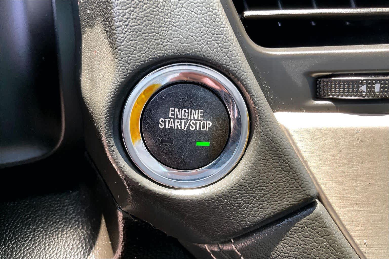 2019 GMC Yukon XL Denali Denali White Frost Tricoat at Texan GMC Buick