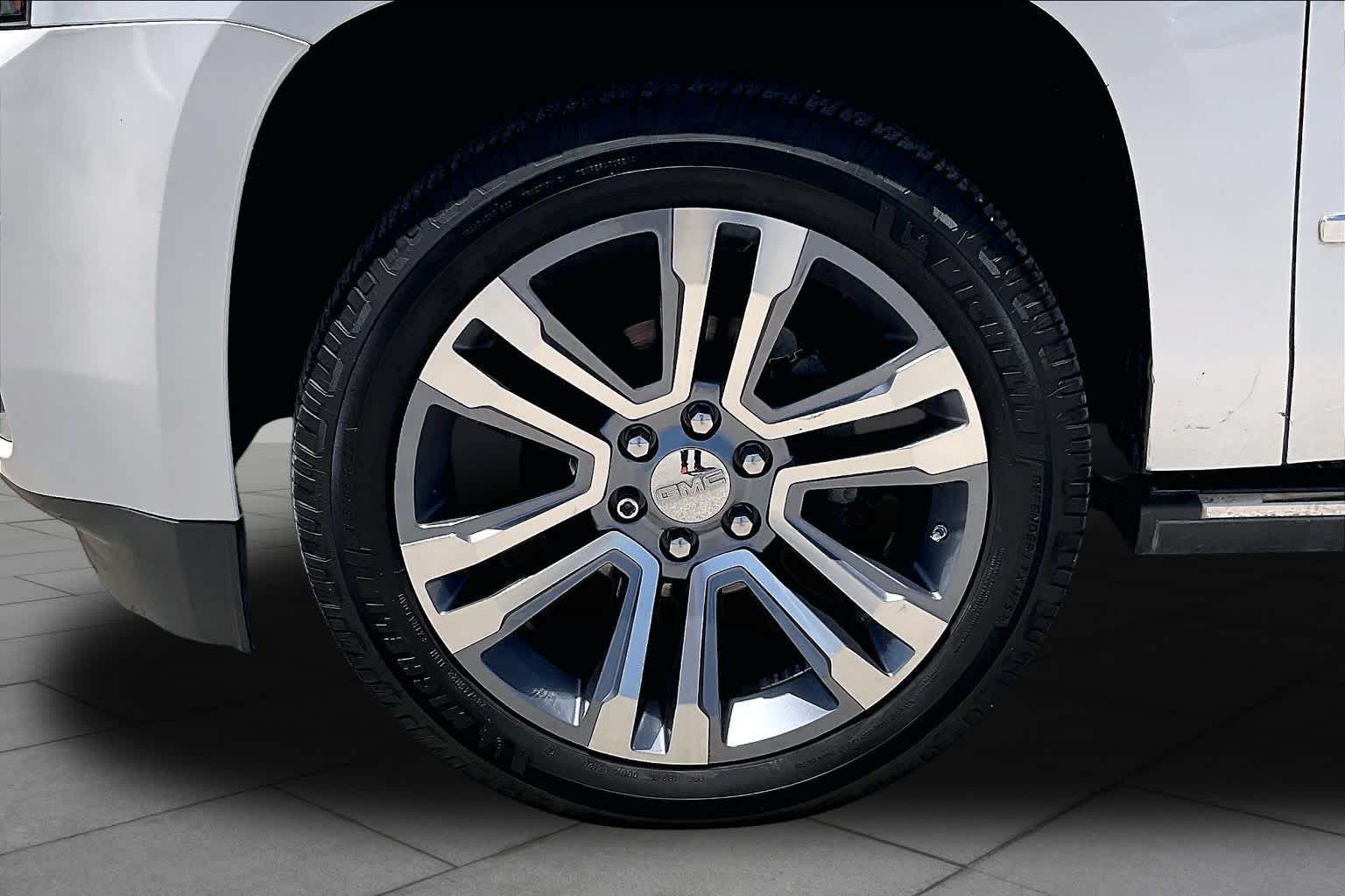 2019 GMC Yukon XL Denali Denali White Frost Tricoat at Texan GMC Buick