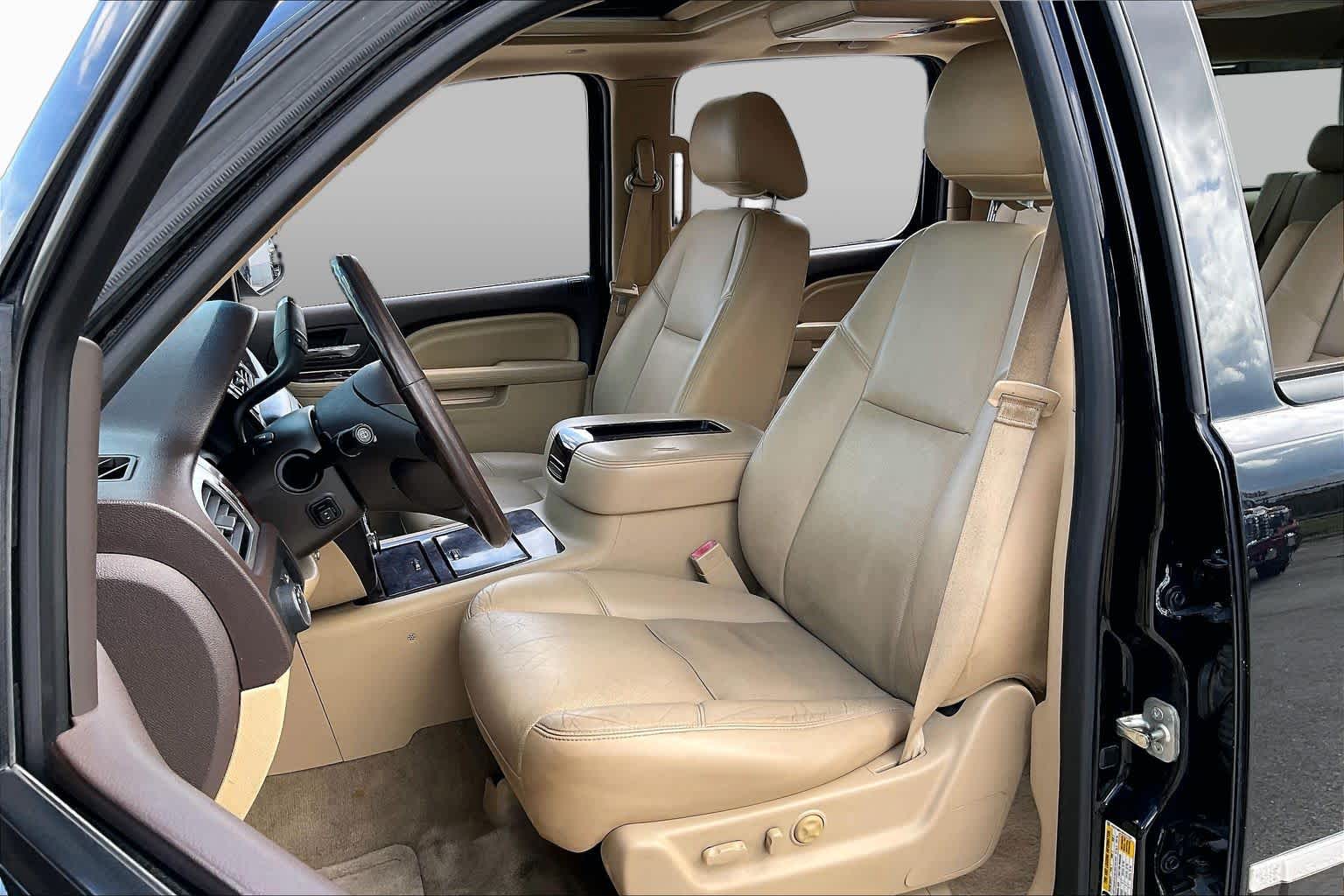 2014 GMC Yukon XL photo 7 of 34
