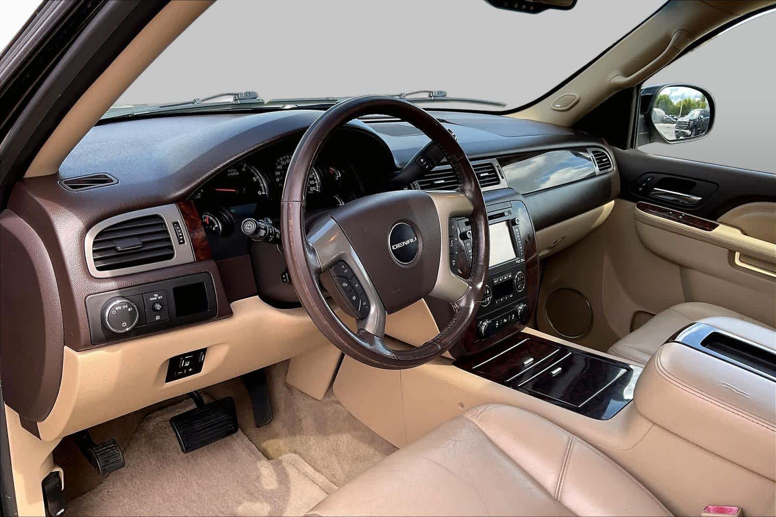 2014 GMC Yukon XL photo 17 of 34