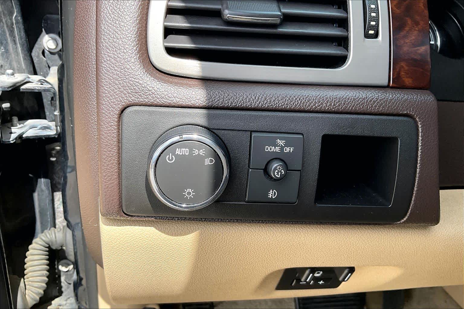 2014 GMC Yukon XL photo 14 of 34