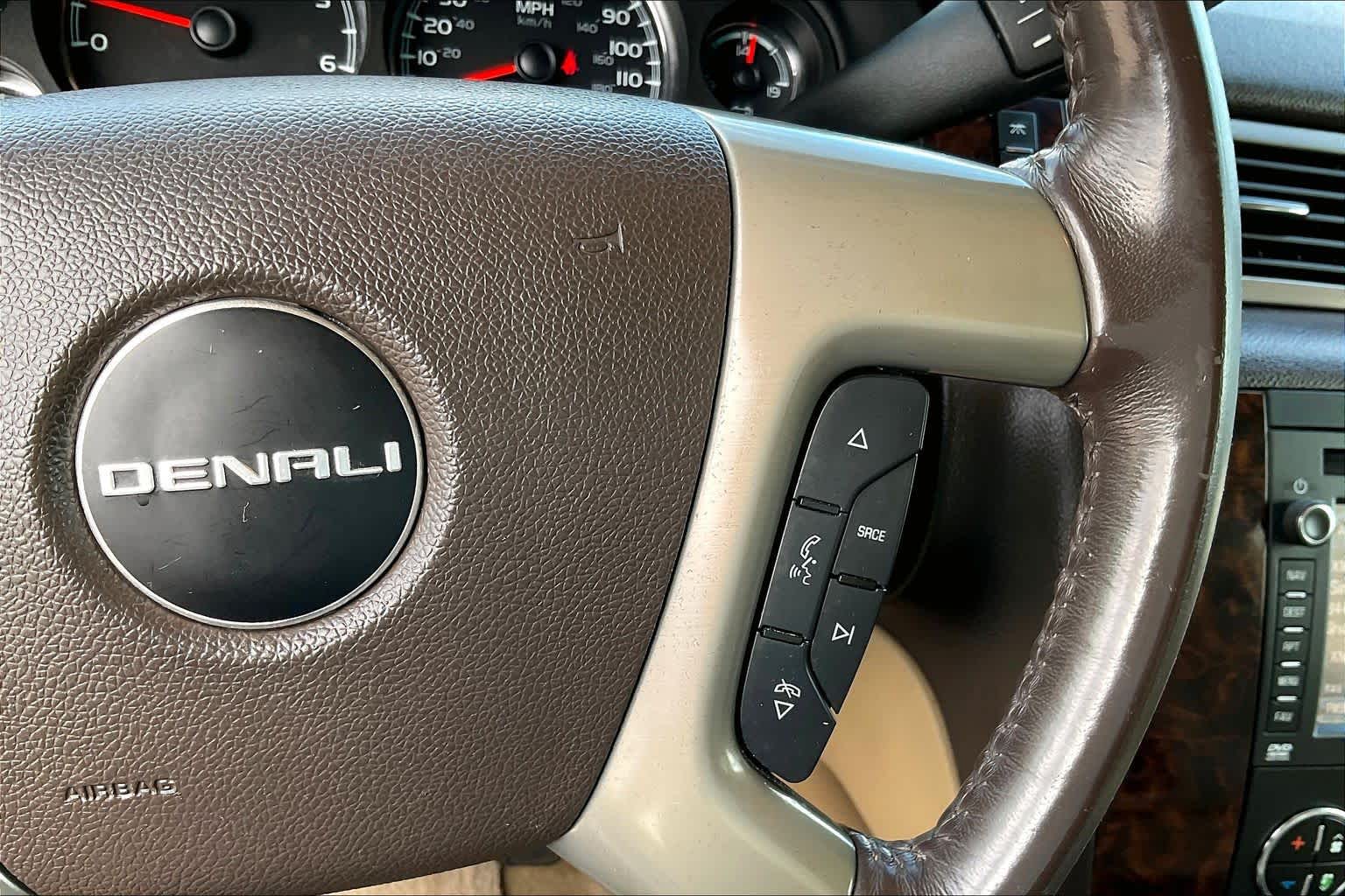 2014 GMC Yukon XL photo 24 of 34