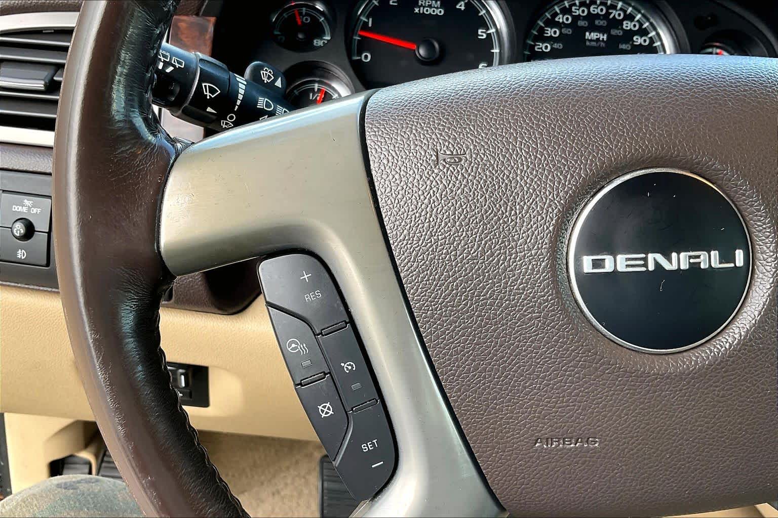 2014 GMC Yukon XL photo 23 of 34