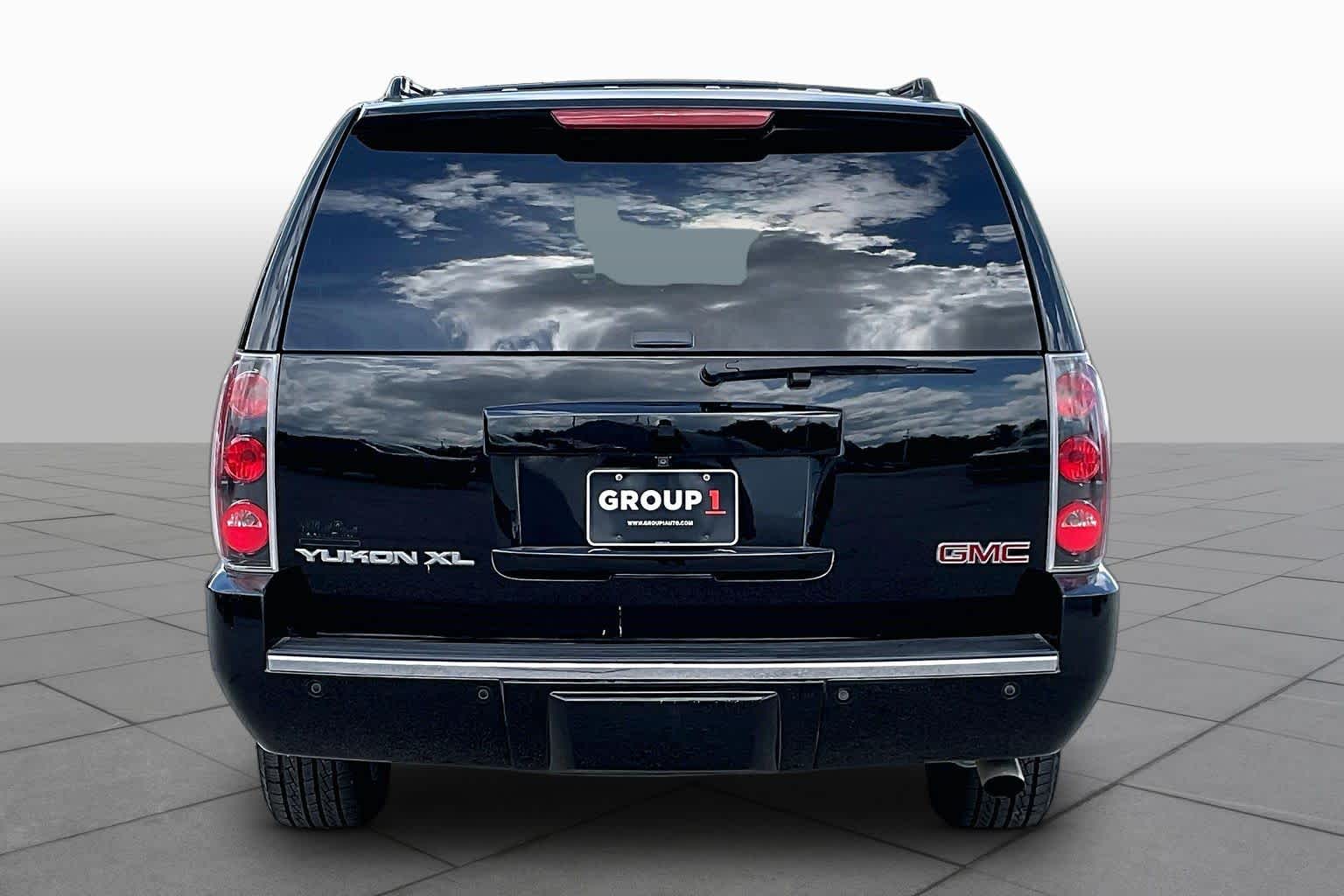 2014 GMC Yukon XL photo 4 of 34