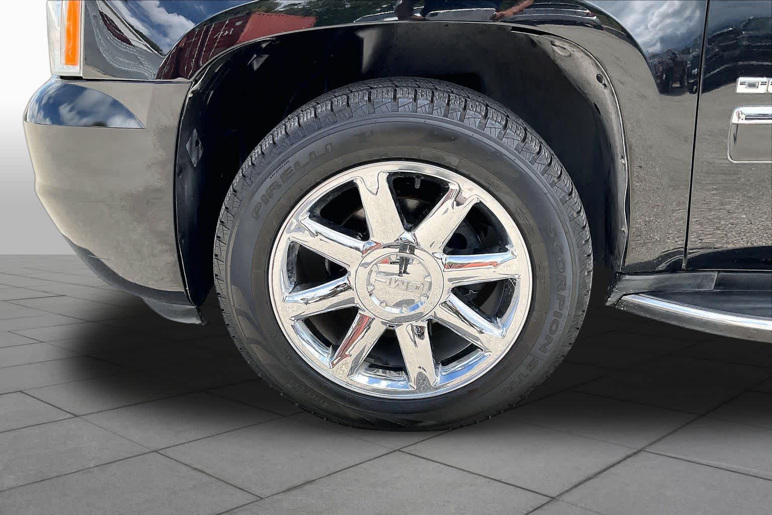 2014 GMC Yukon XL photo 10 of 34