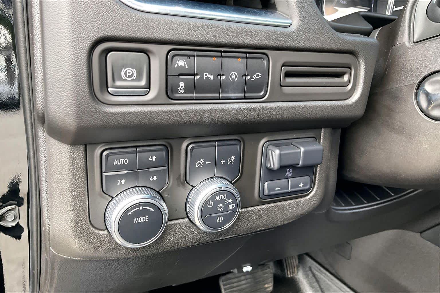 2021 GMC Yukon SLT Onyx Black at Texan GMC Buick