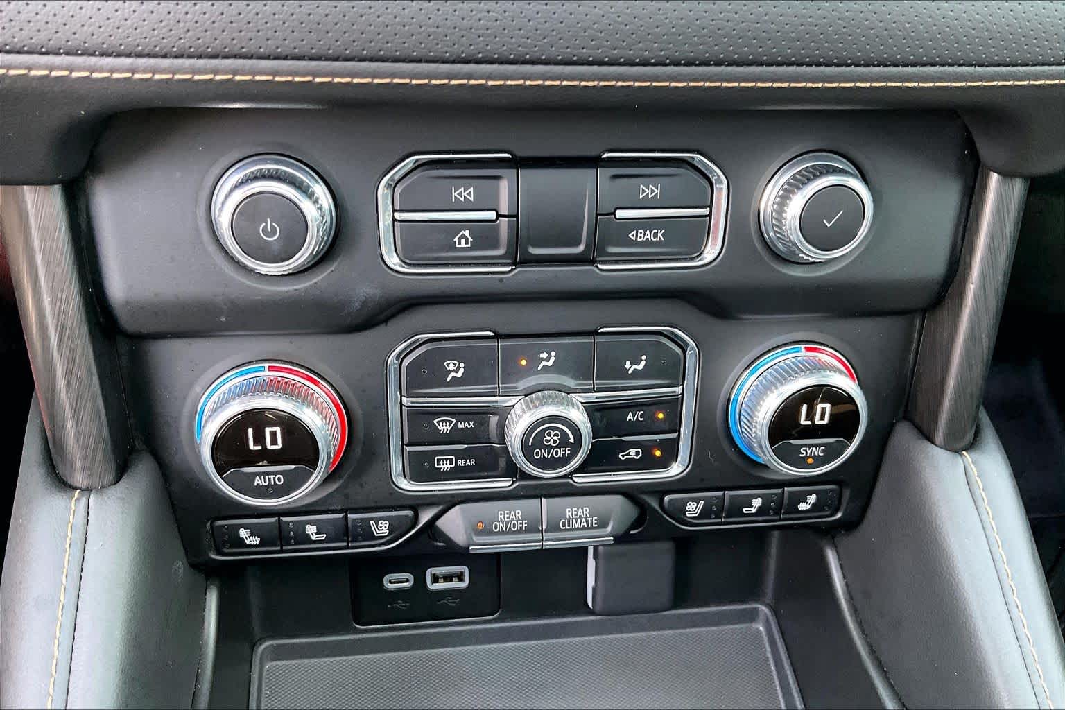 2024 GMC Yukon AT4 Onyx Black at Texan GMC Buick