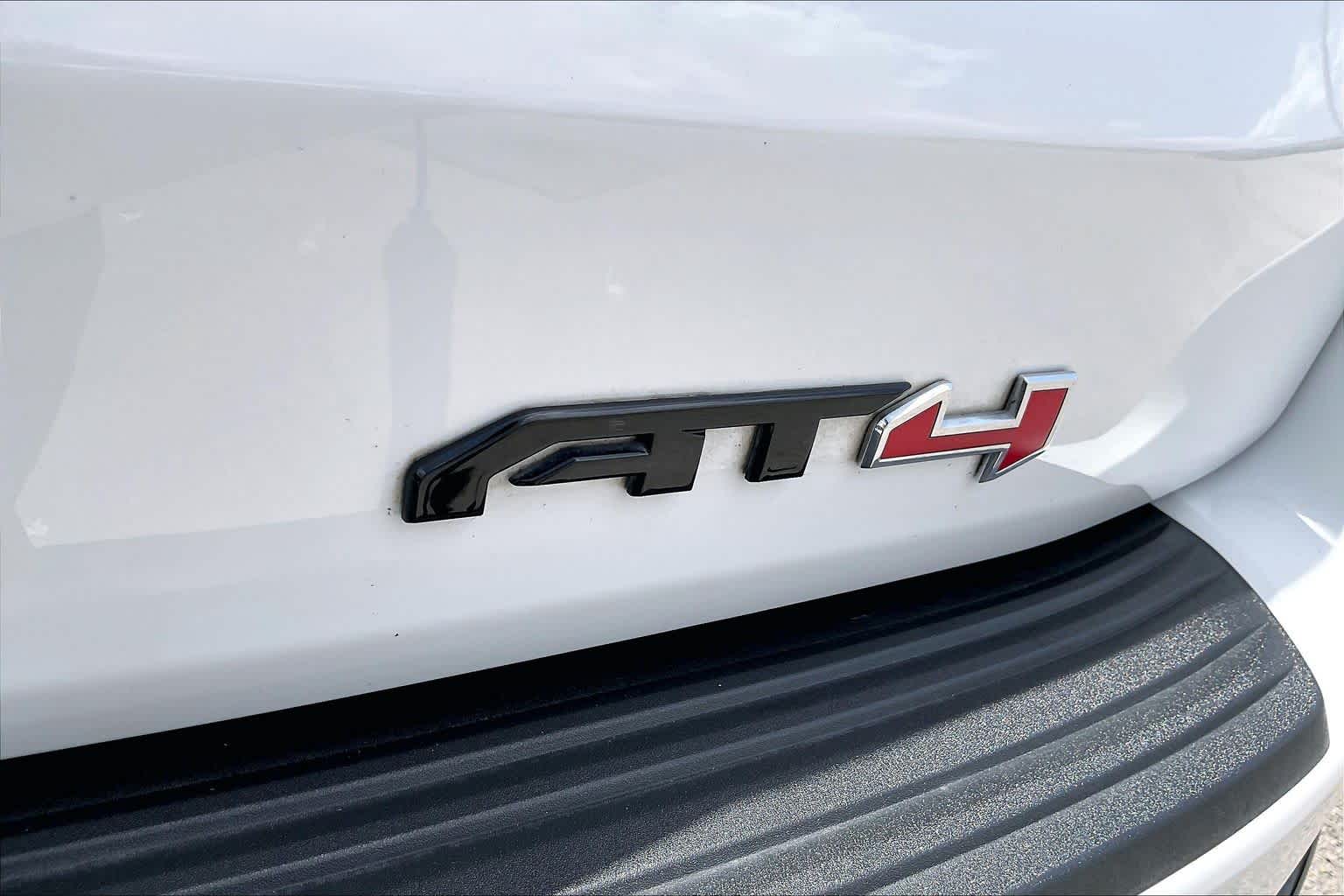 2024 GMC Yukon AT4 Summit White at Group 1 GMC Buick South