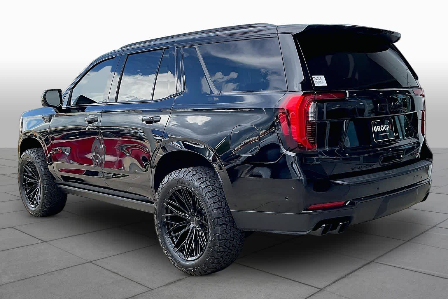 2026 GMC Yukon photo 7 of 18